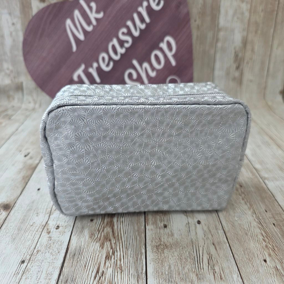 Women's MAC Silver Cosmetic Bag Small - Picture 4 of 8
